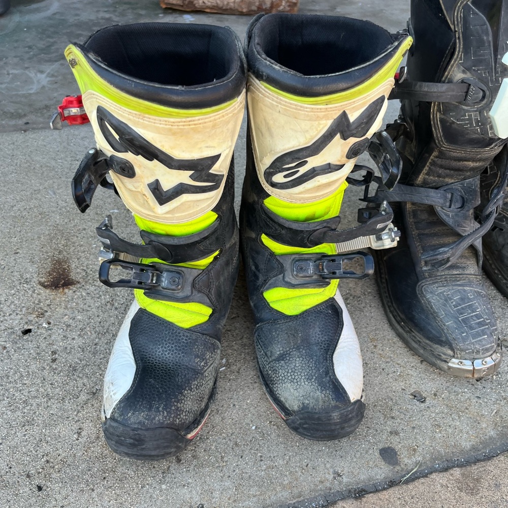 Men size 10 dirt bike boots